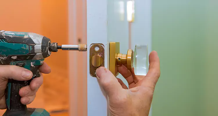 Broken Door Knob Fix in San Pablo, CA